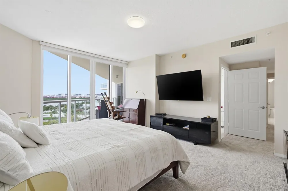 6051 Ocean Drive #1003 Hollywood, FL 33019