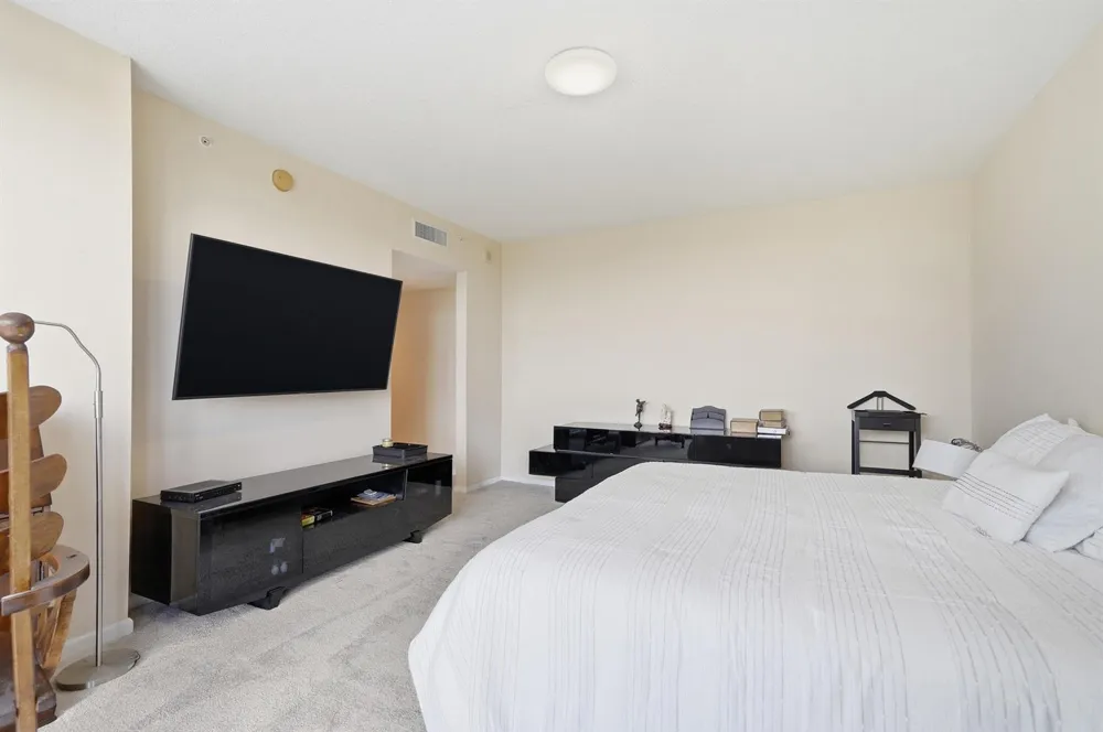 6051 Ocean Drive #1003 Hollywood, FL 33019