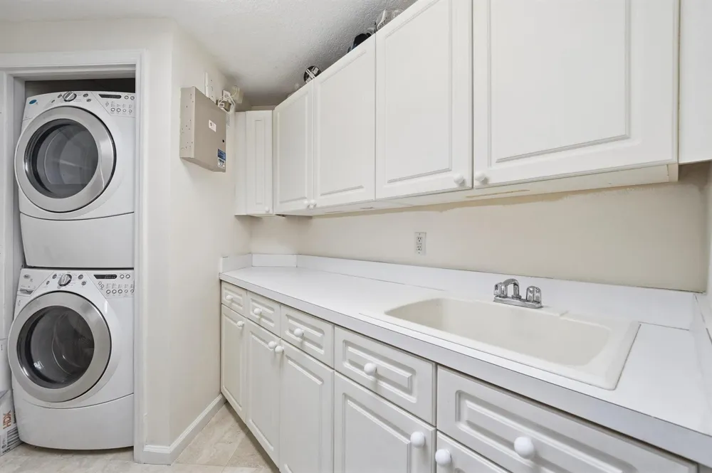 6051 Ocean Drive #1003 Hollywood, FL 33019