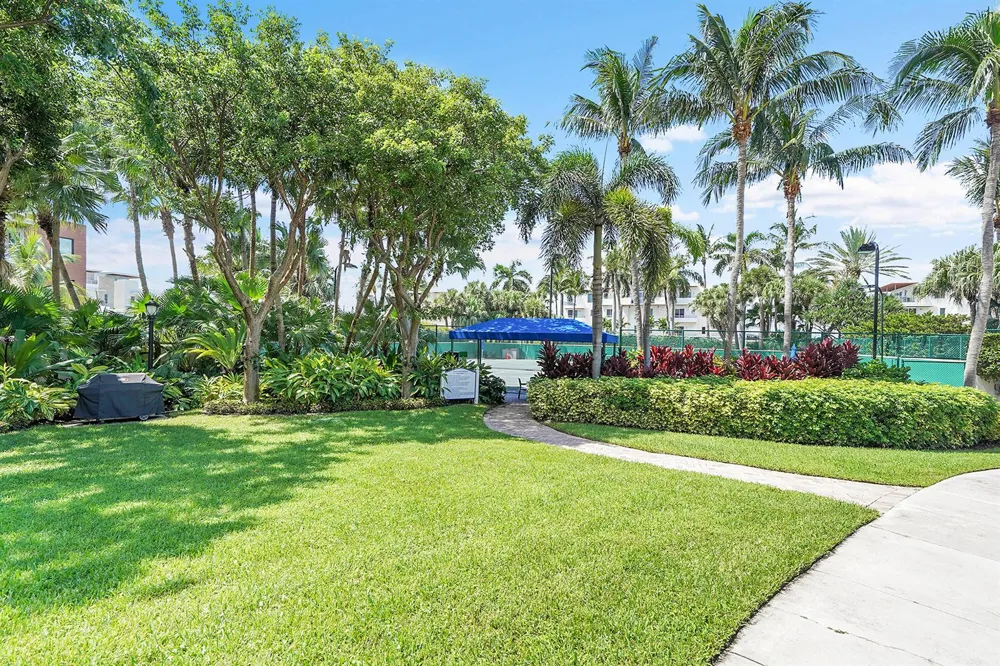 6051 Ocean Drive #1003 Hollywood, FL 33019