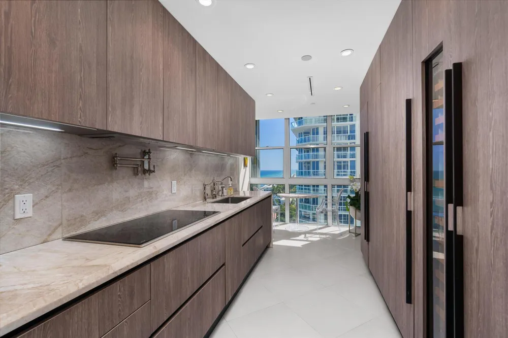 6051 Ocean Drive #1101 Hollywood, FL 33019
