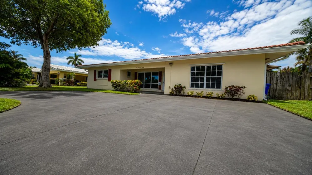 420 SE 4th Court Pompano Beach, FL 33060