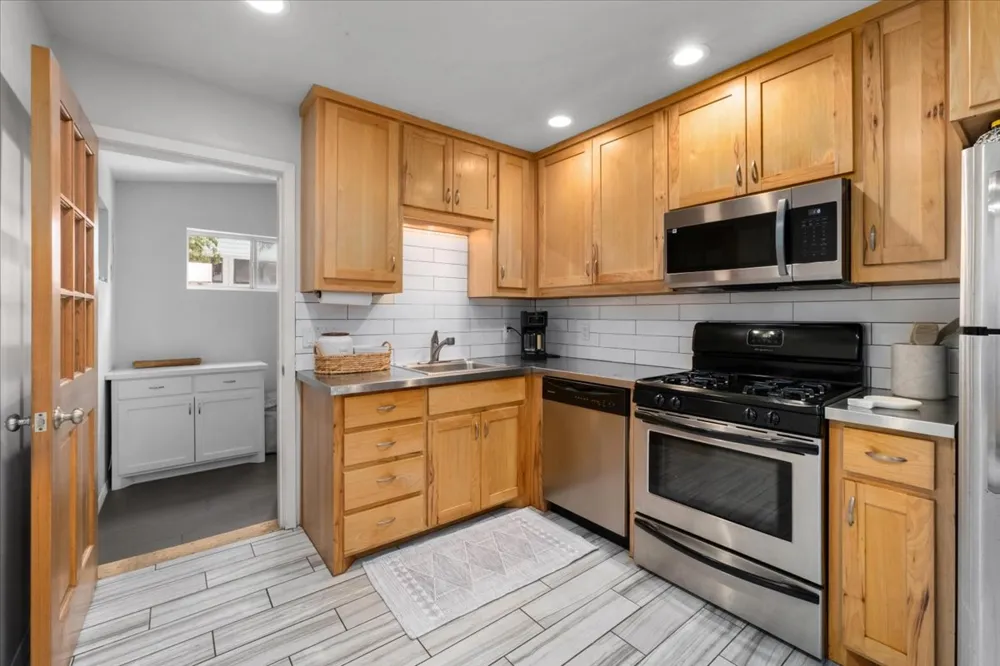 2113 Thornton Road Austin, TX 78704