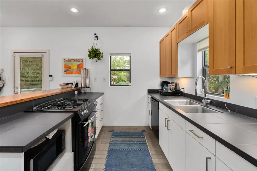 2113 Thornton Road Austin, TX 78704