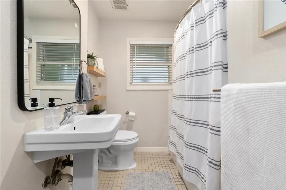 2113 Thornton Road Austin, TX 78704