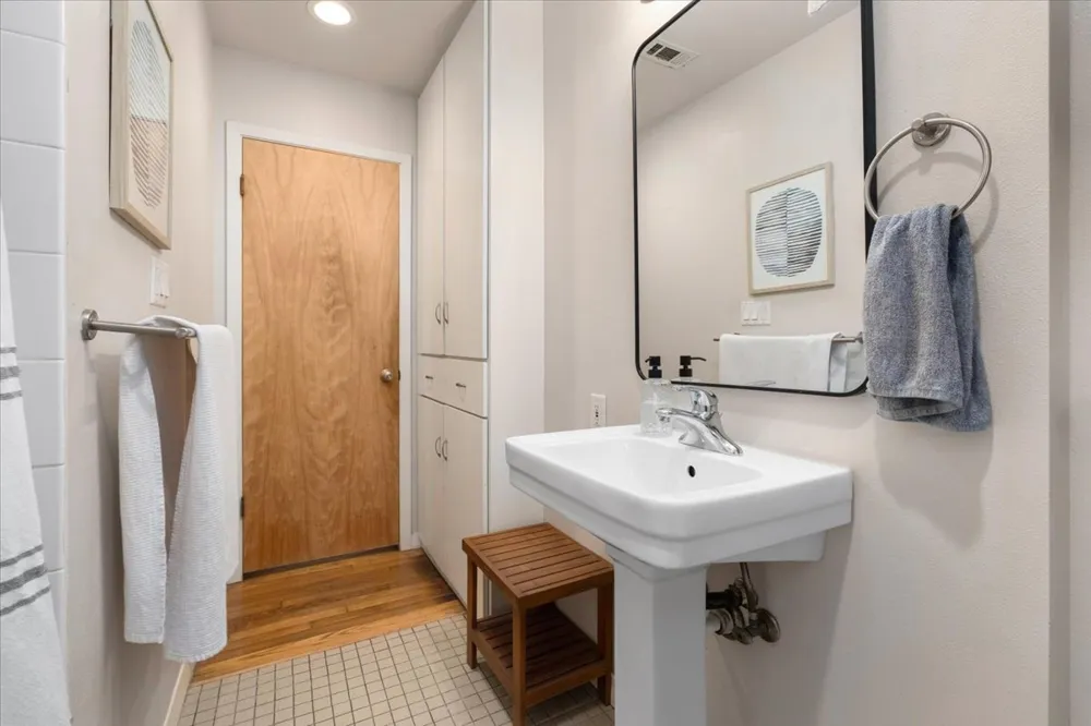 2113 Thornton Road Austin, TX 78704