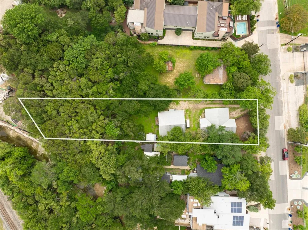 2113 Thornton Road Austin, TX 78704