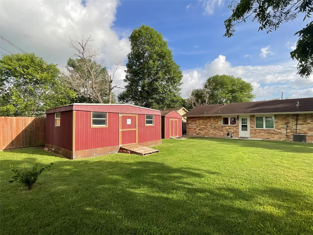 105 Kimberly Lane Yoakum, TX 77995