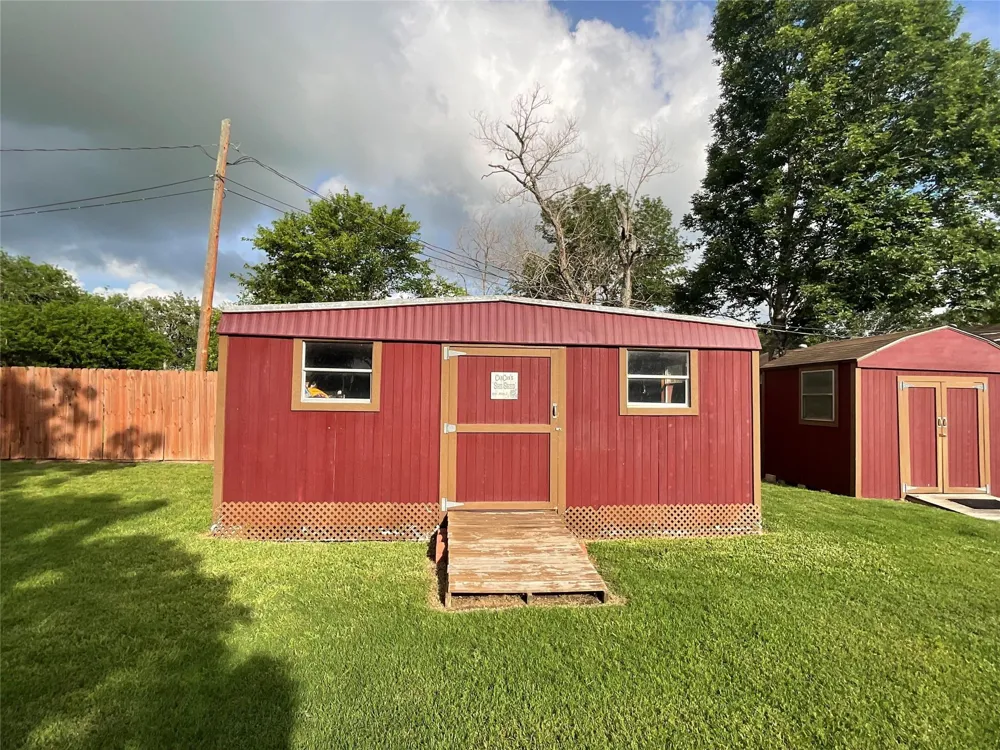 105 Kimberly Lane Yoakum, TX 77995
