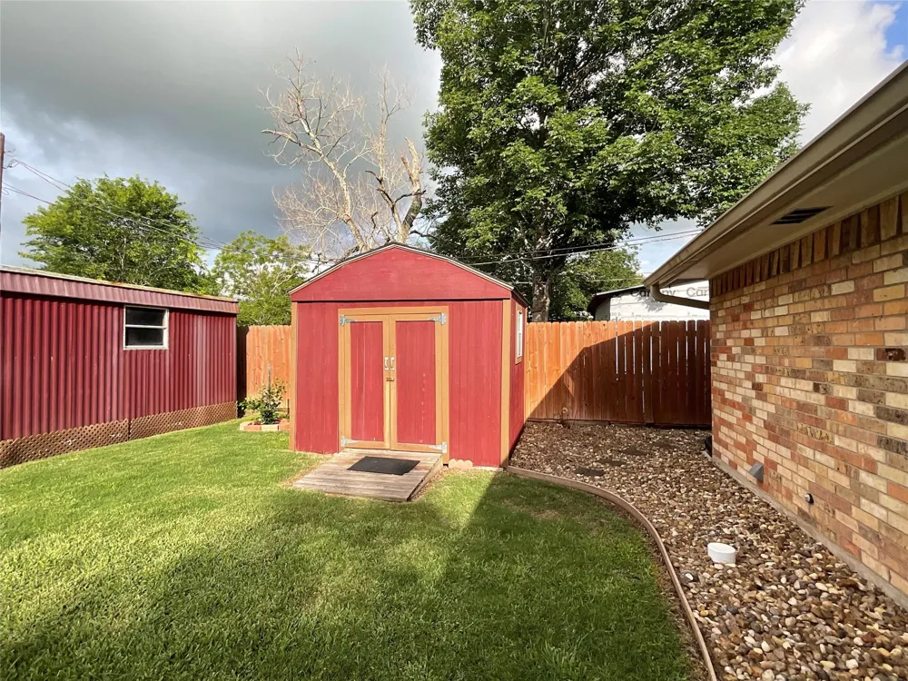 105 Kimberly Lane Yoakum, TX 77995