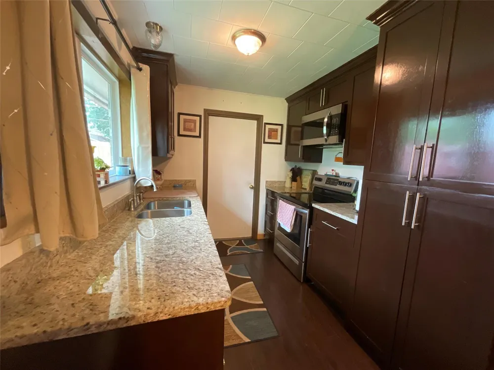 105 Kimberly Lane Yoakum, TX 77995