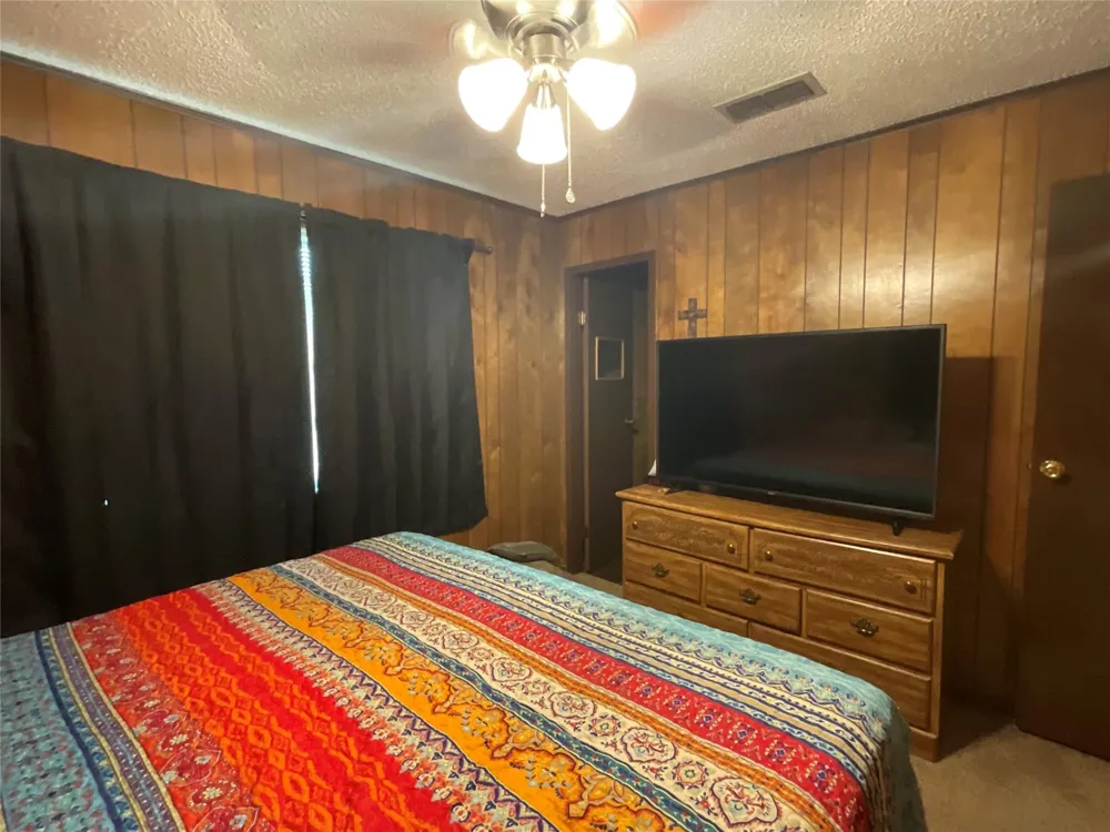 105 Kimberly Lane Yoakum, TX 77995