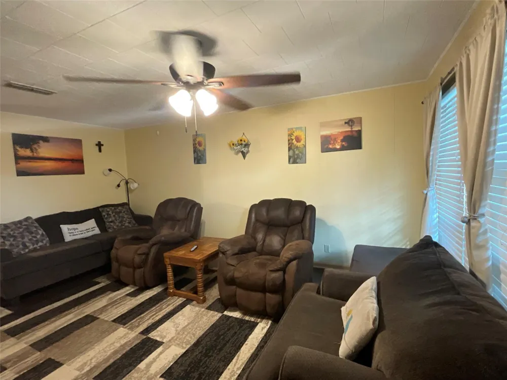 105 Kimberly Lane Yoakum, TX 77995