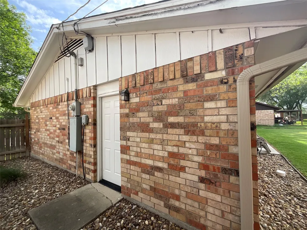 105 Kimberly Lane Yoakum, TX 77995