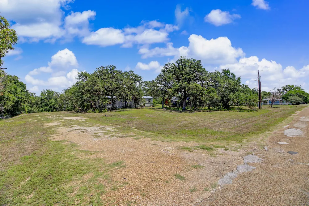 108 Moss Oak Circle Somerville, TX 77879