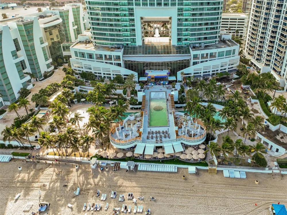 3535 S Ocean Drive #402 Hollywood, FL 33019