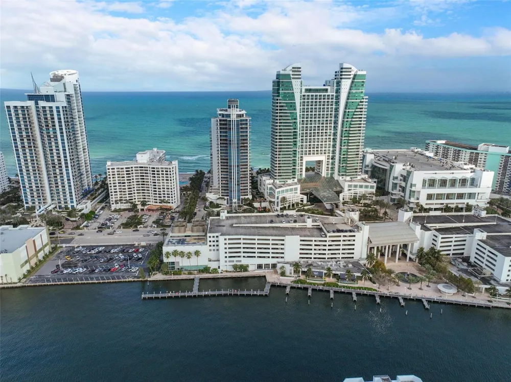3535 S Ocean Drive #402 Hollywood, FL 33019