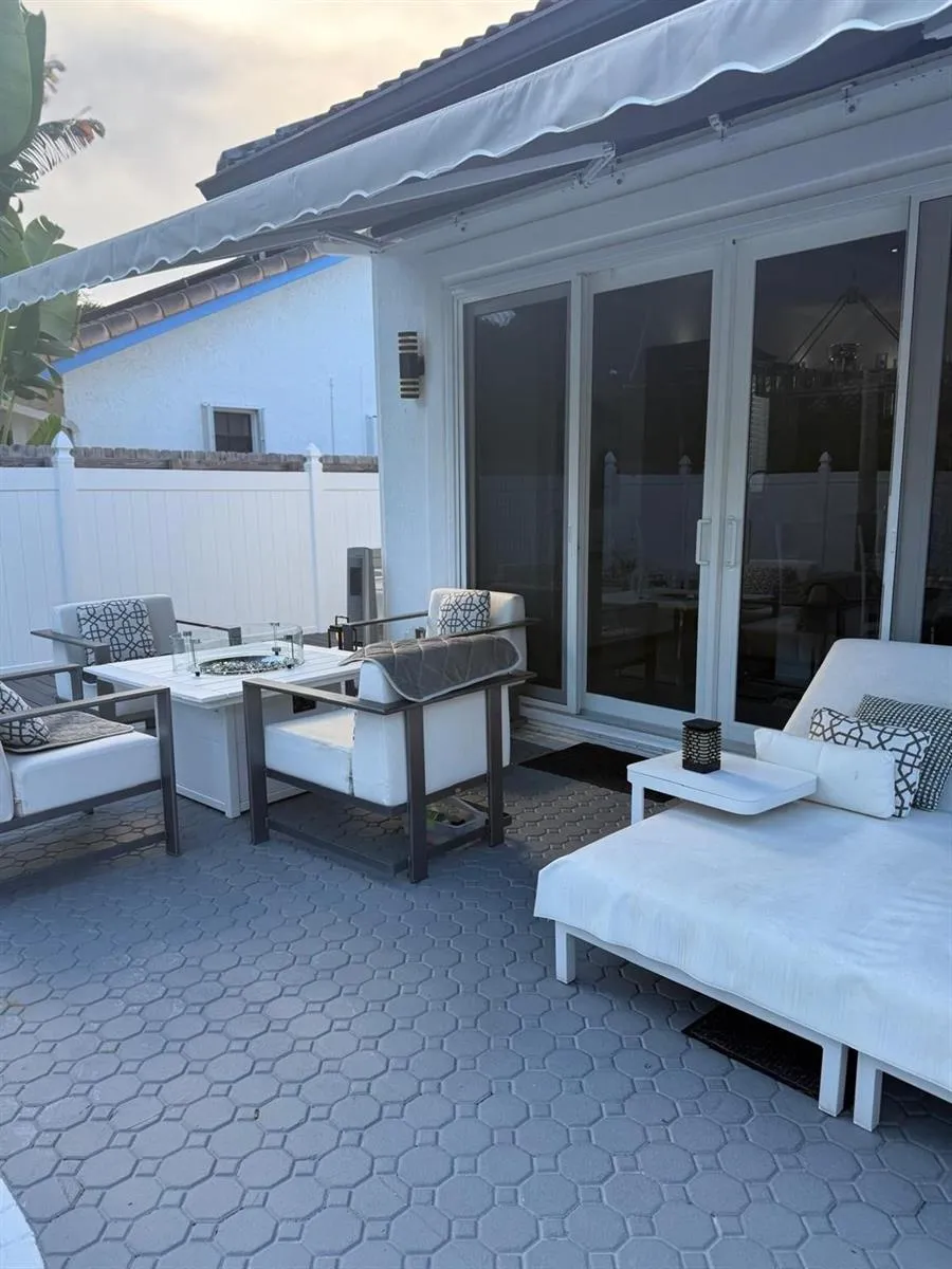 830 Bailey Street Boca Raton, FL 33487