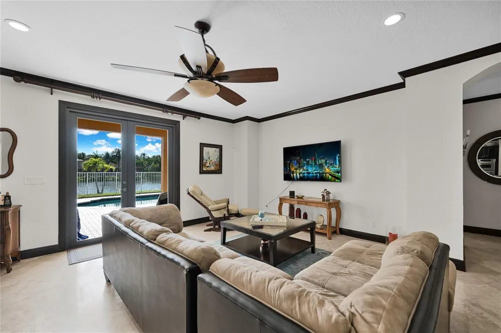 3872 W Hibiscus Street Weston, FL 33332