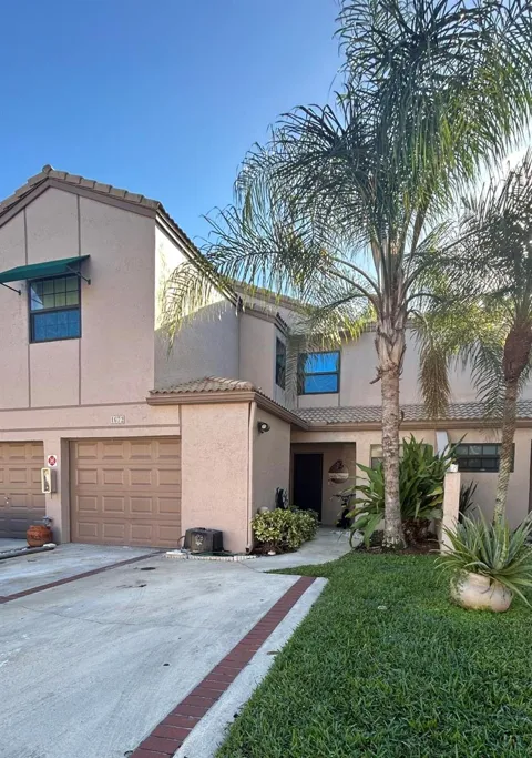 1672 Cypress Pointe Drive #1a