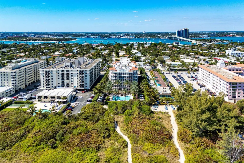 155 S Ocean Avenue #303 Palm Beach Shores, FL 33404