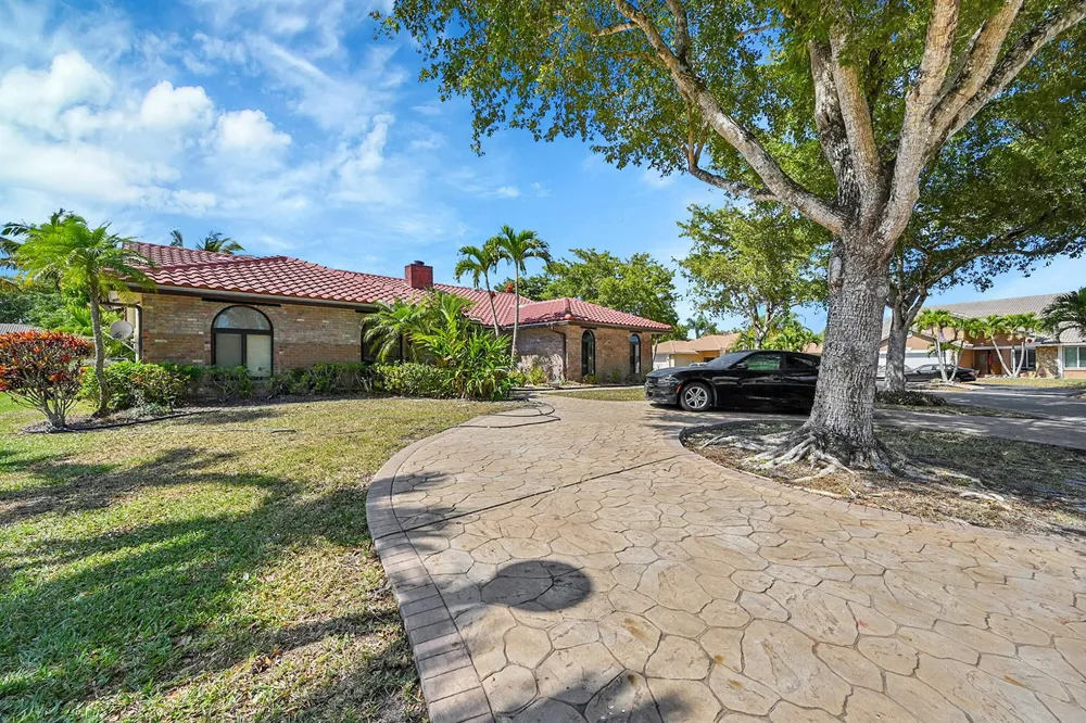 5172 NW 84th Road Coral Springs, FL 33067