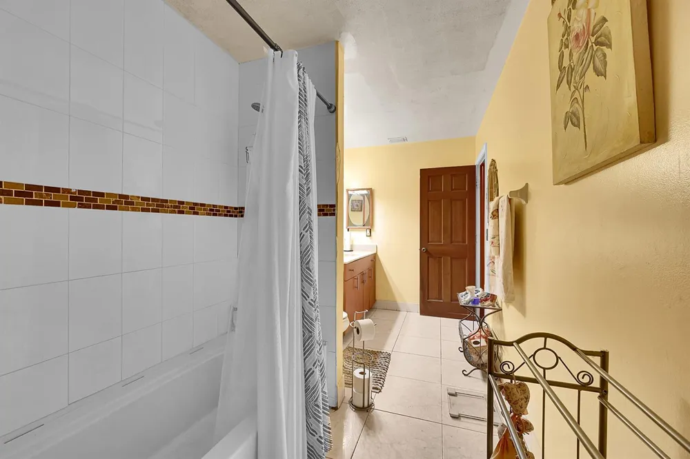 5172 NW 84th Road Coral Springs, FL 33067