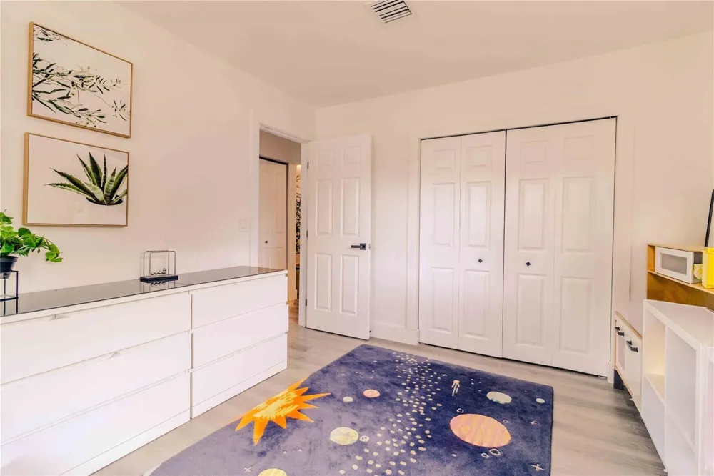 2515 NE 207th Street Miami, FL 33180