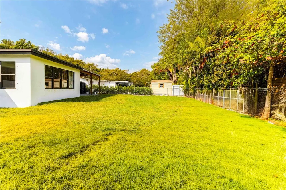 2515 NE 207th Street Miami, FL 33180