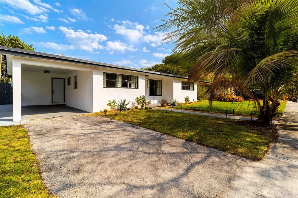 2515 NE 207th Street Miami, FL 33180