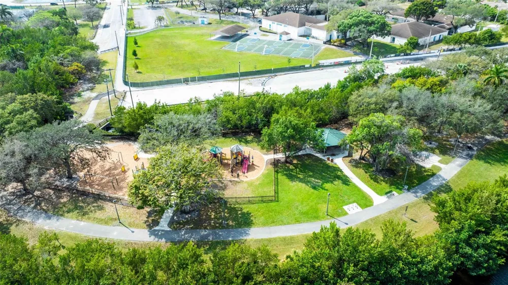 2515 NE 207th Street Miami, FL 33180