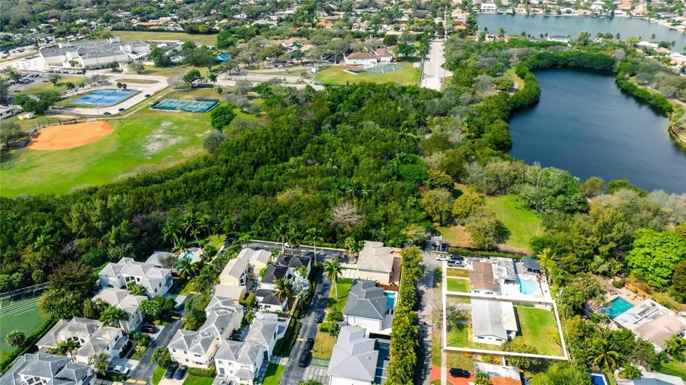 2515 NE 207th Street Miami, FL 33180