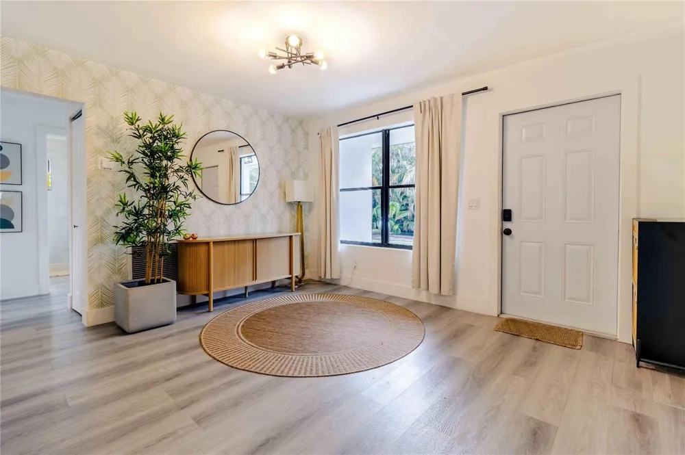 2515 NE 207th Street Miami, FL 33180