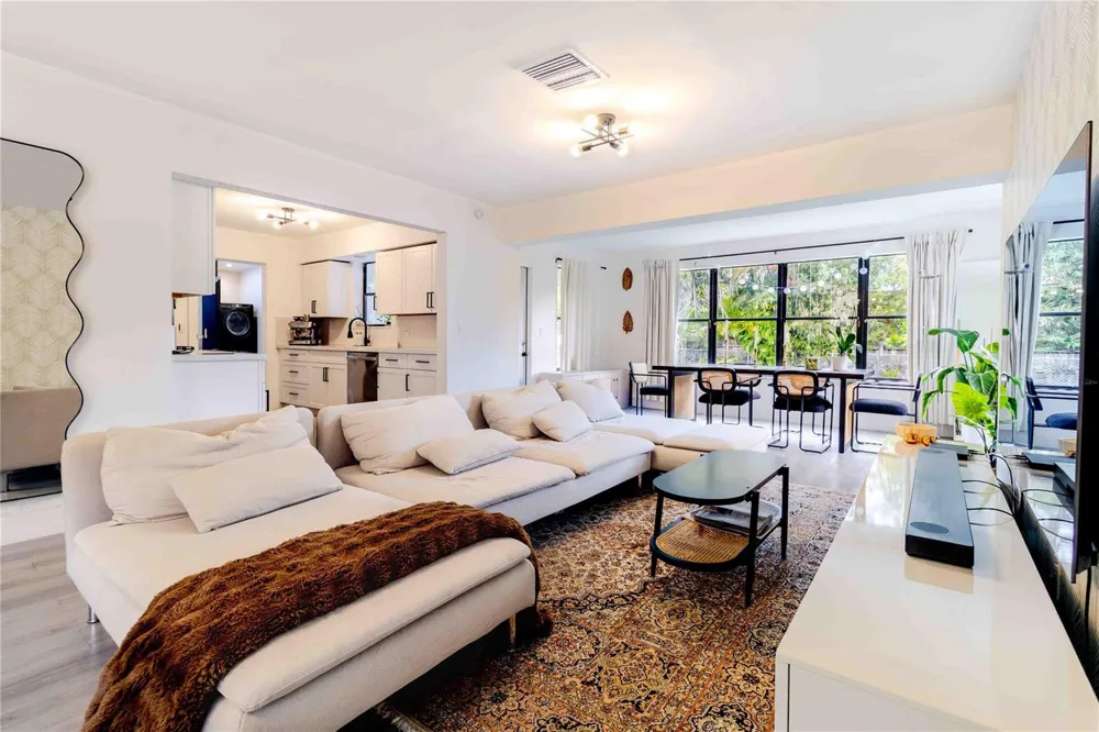 2515 NE 207th Street Miami, FL 33180