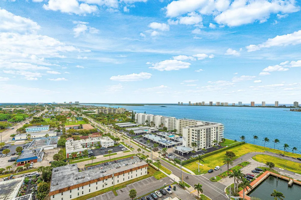 220 Lake Shore Drive #1613 Lake Park, FL 33403