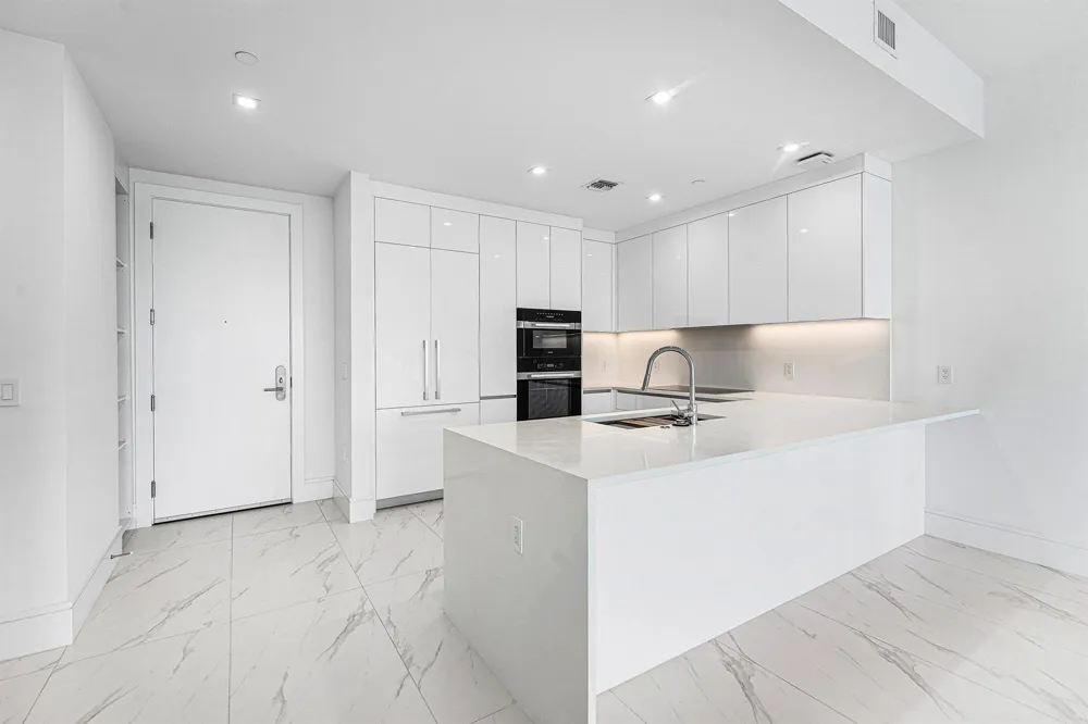 220 Lake Shore Drive #1613 Lake Park, FL 33403