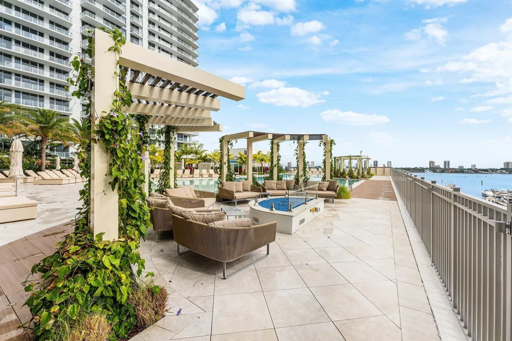 220 Lake Shore Drive #1613 Lake Park, FL 33403