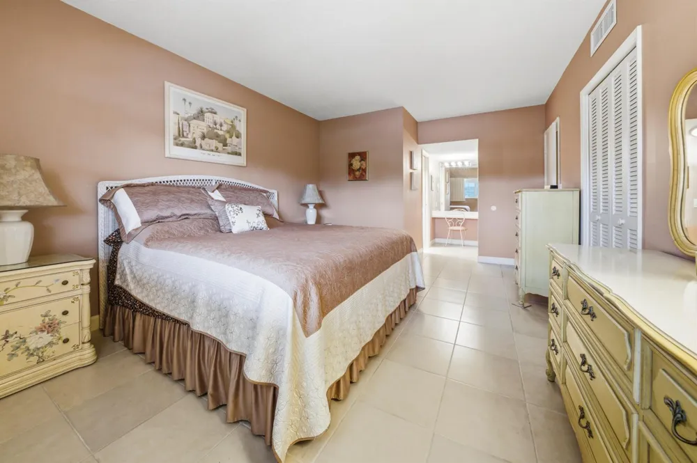 3100 Palm Aire Drive #208 Pompano Beach, FL 33069
