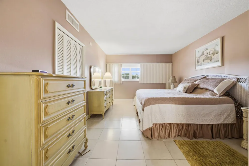 3100 Palm Aire Drive #208 Pompano Beach, FL 33069