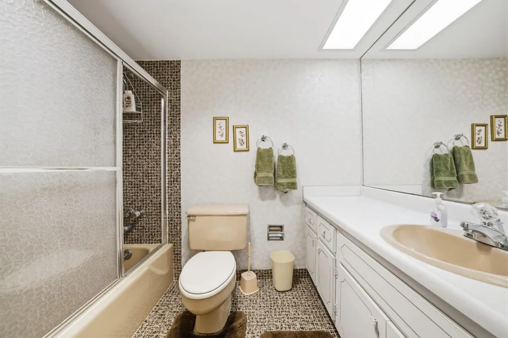 3100 Palm Aire Drive #208 Pompano Beach, FL 33069