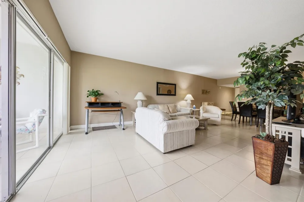 3100 Palm Aire Drive #208 Pompano Beach, FL 33069