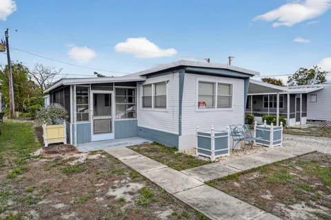 10885 SE Federal Highway #96