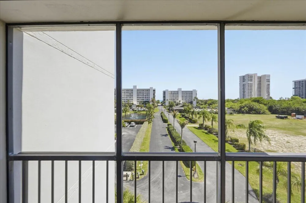 5059 Hwy A1a #401 Hutchinson Island, FL 34949