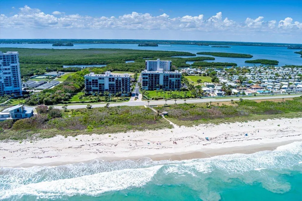 5059 Hwy A1a #401 Hutchinson Island, FL 34949