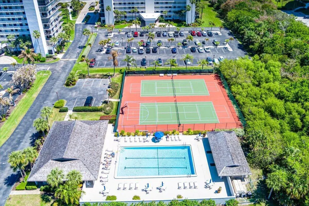 5059 Hwy A1a #401 Hutchinson Island, FL 34949