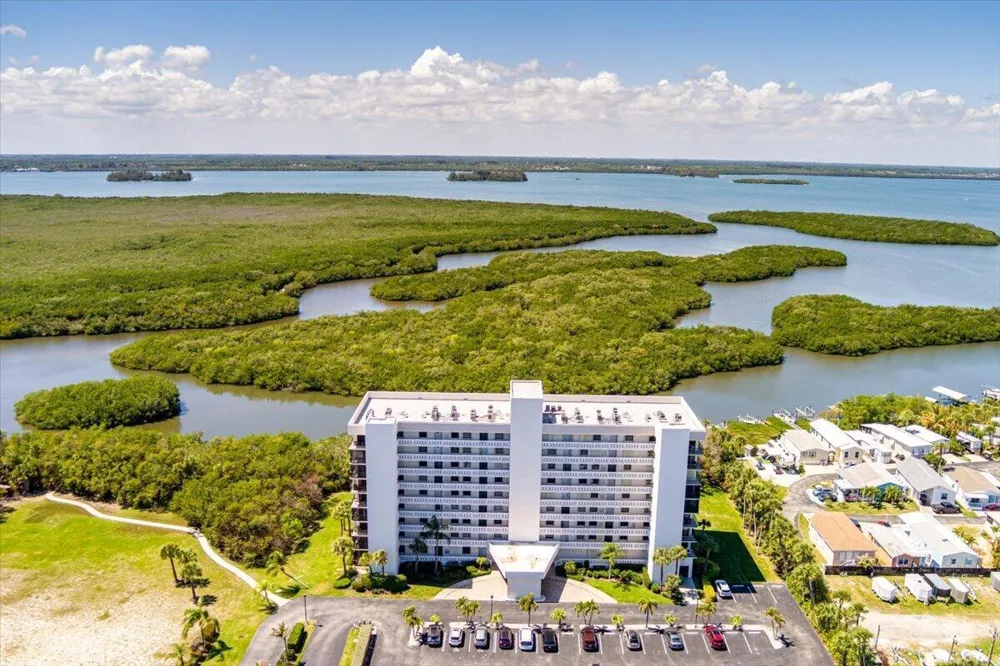 5059 Hwy A1a #401 Hutchinson Island, FL 34949