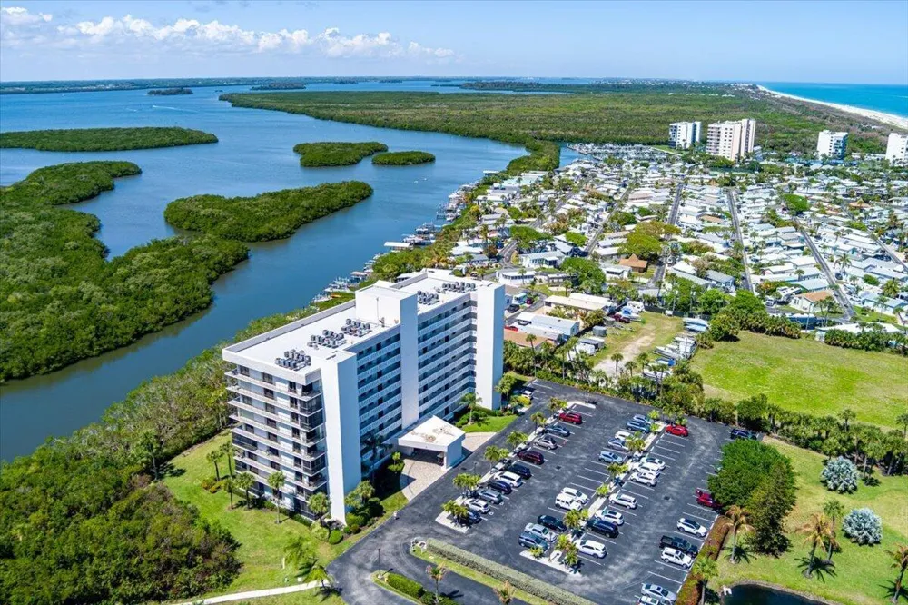 5059 Hwy A1a #401 Hutchinson Island, FL 34949