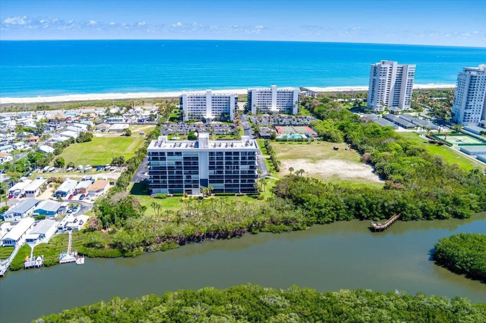 5059 Hwy A1a #401 Hutchinson Island, FL 34949