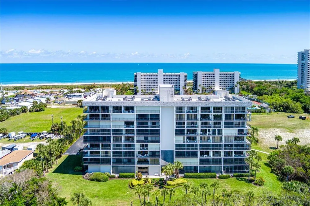 5059 Hwy A1a #401 Hutchinson Island, FL 34949