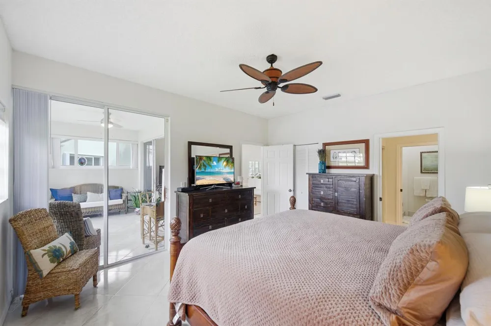 47 Lakeshore Drive Hypoluxo, FL 33462